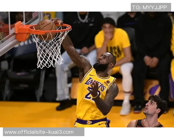 NBA太阳对阵鹈鹕精彩比赛录像回放分析与精彩瞬间回顾