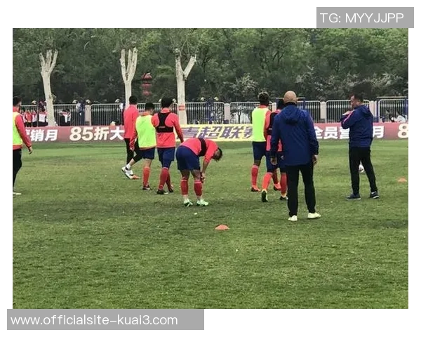 张军独家分享足球心得与技巧助你提升球技的秘诀与经验